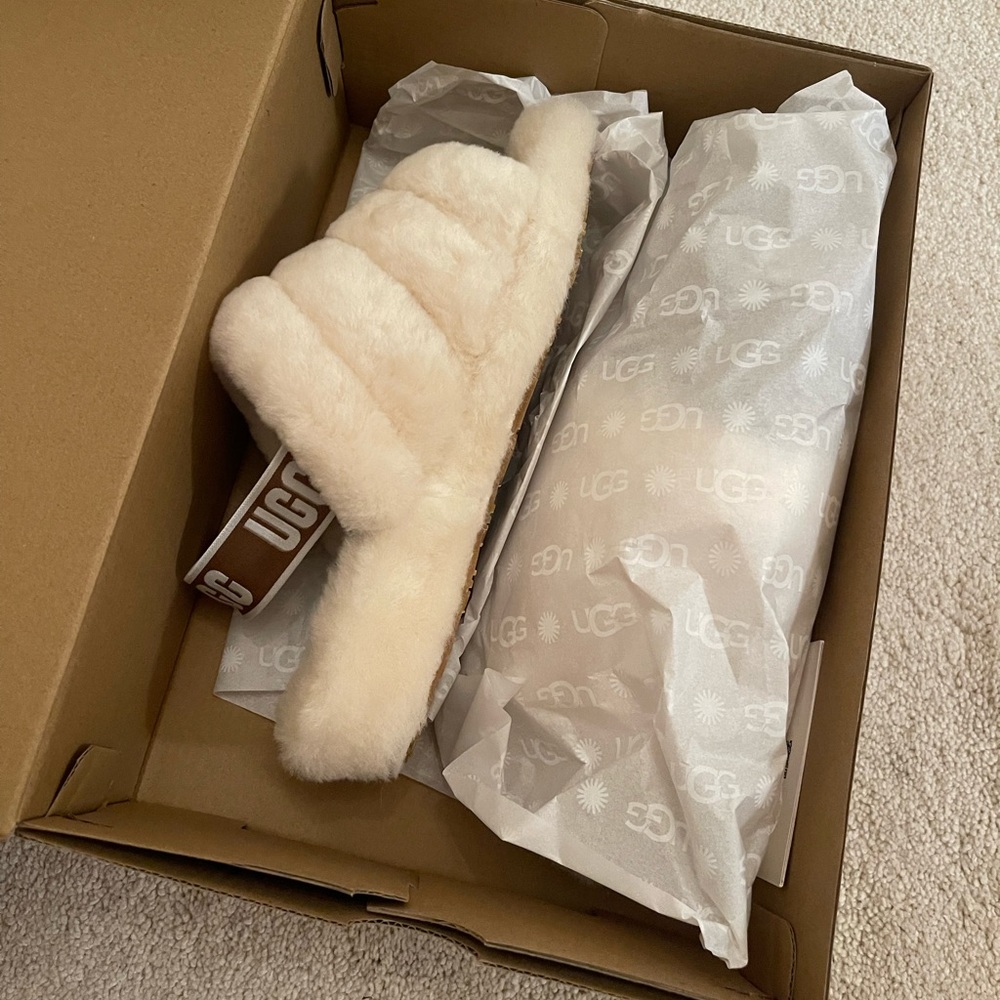 UGG Fluff Yeah Neutral Slides - Size 8 - New in Box